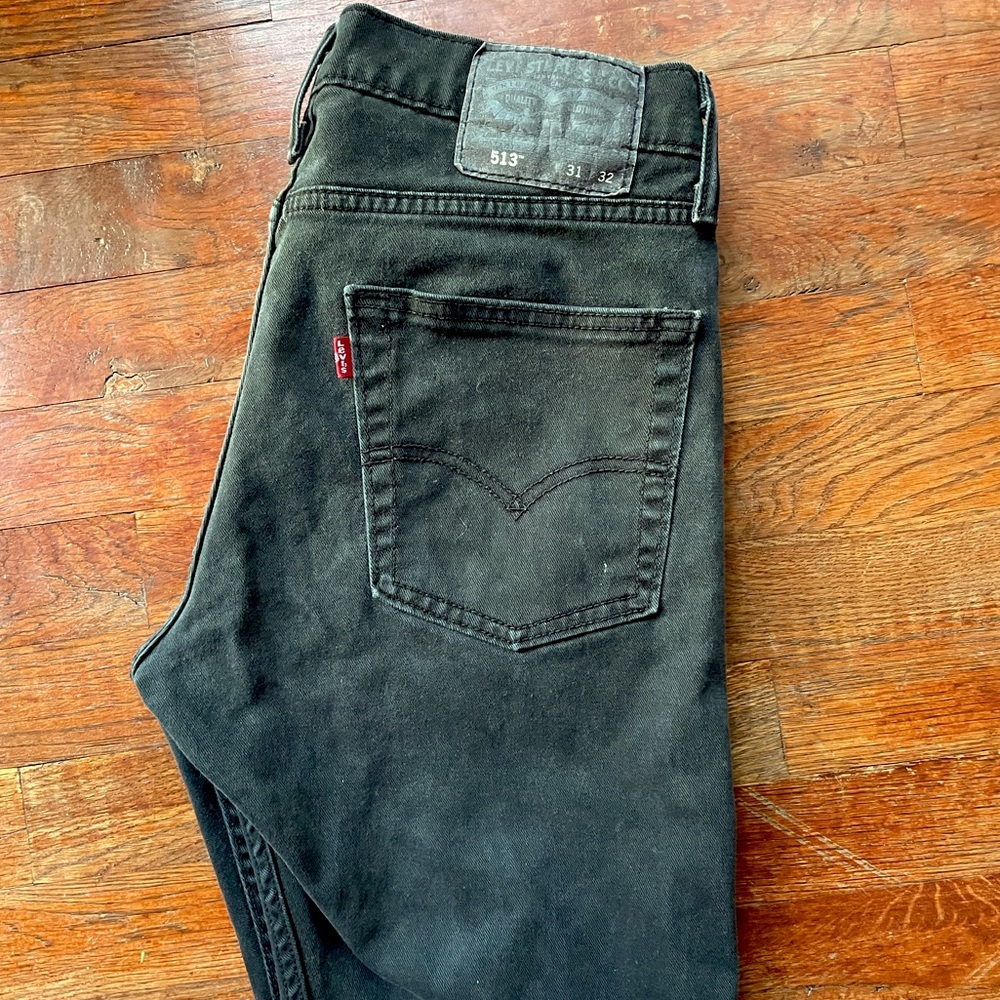 Men’s Distressed Black Jean